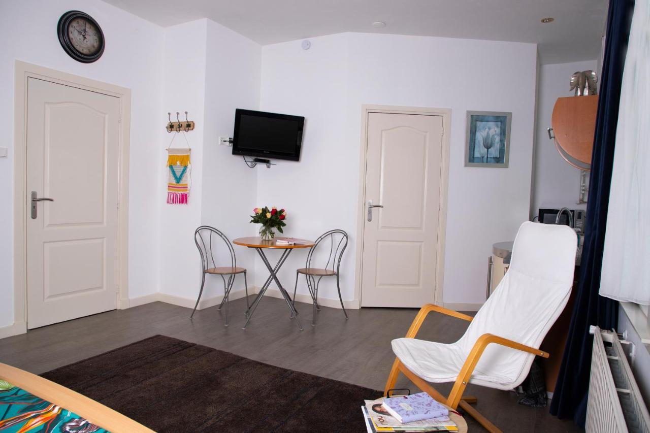 B en B 't Pekeltje Bed & Breakfast Medemblik Bagian luar foto