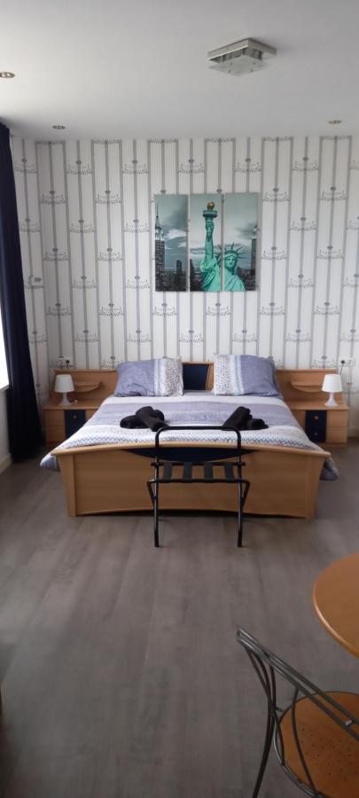 B en B 't Pekeltje Bed & Breakfast Medemblik Bagian luar foto